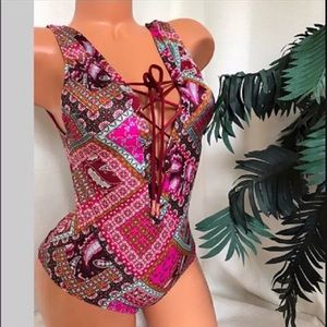 VS S CAGED STRAPPY PAISLEY ONE PIECE BATHING SUITS
